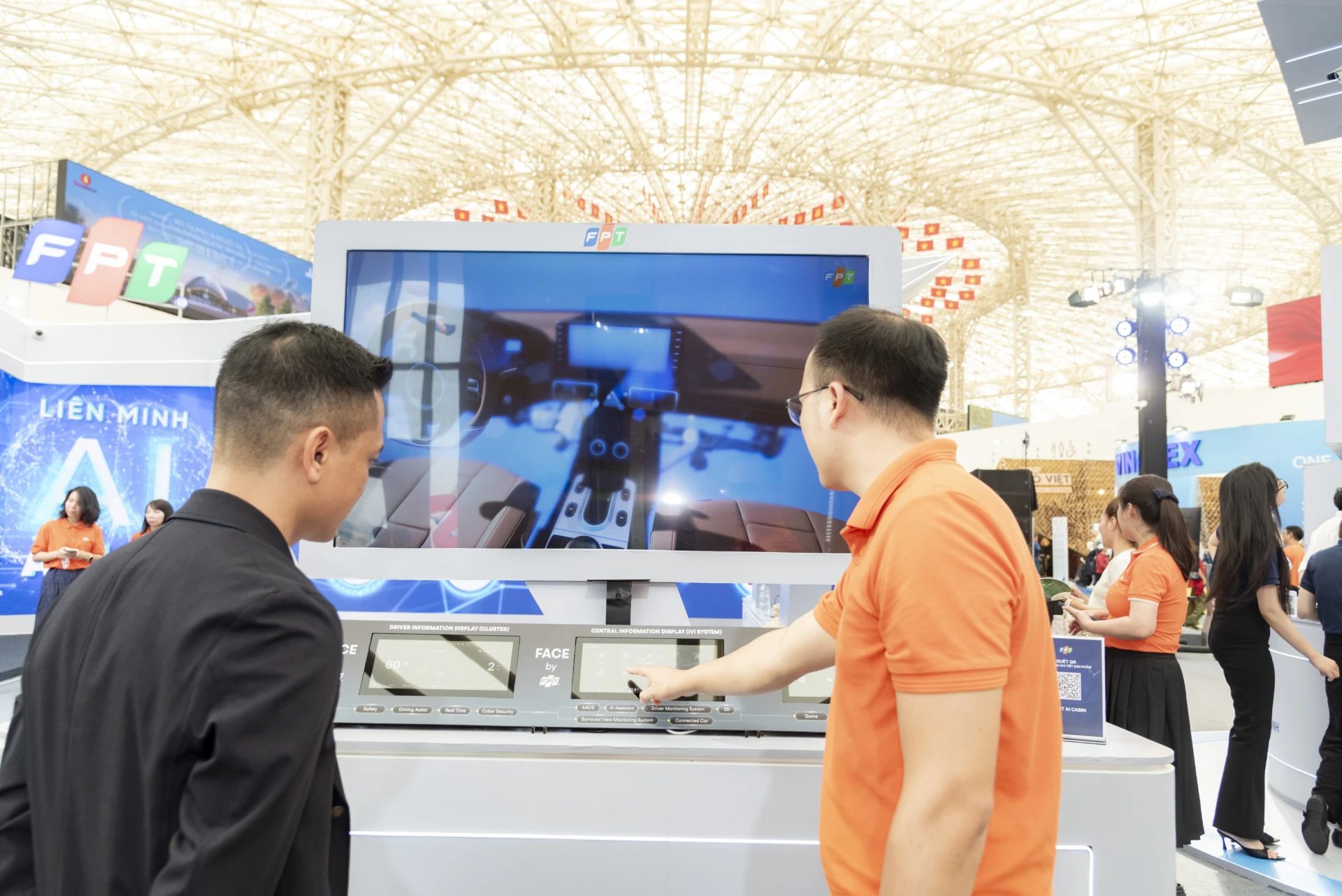 FPT Quoc gia AI trien lam A80 3