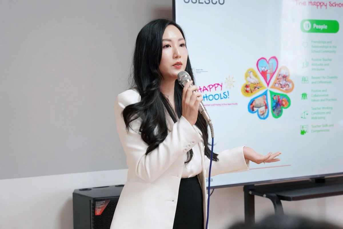 ThS. Cindy Nguyễn - Trưởng Ban Công tác Sinh viên Finland Metropolia Vietnam nhấn mạnh vai trò của môi trường học tập nhân văn, hỗ trợ toàn diện cho sinh viên tại Info Day Ignite Your Future