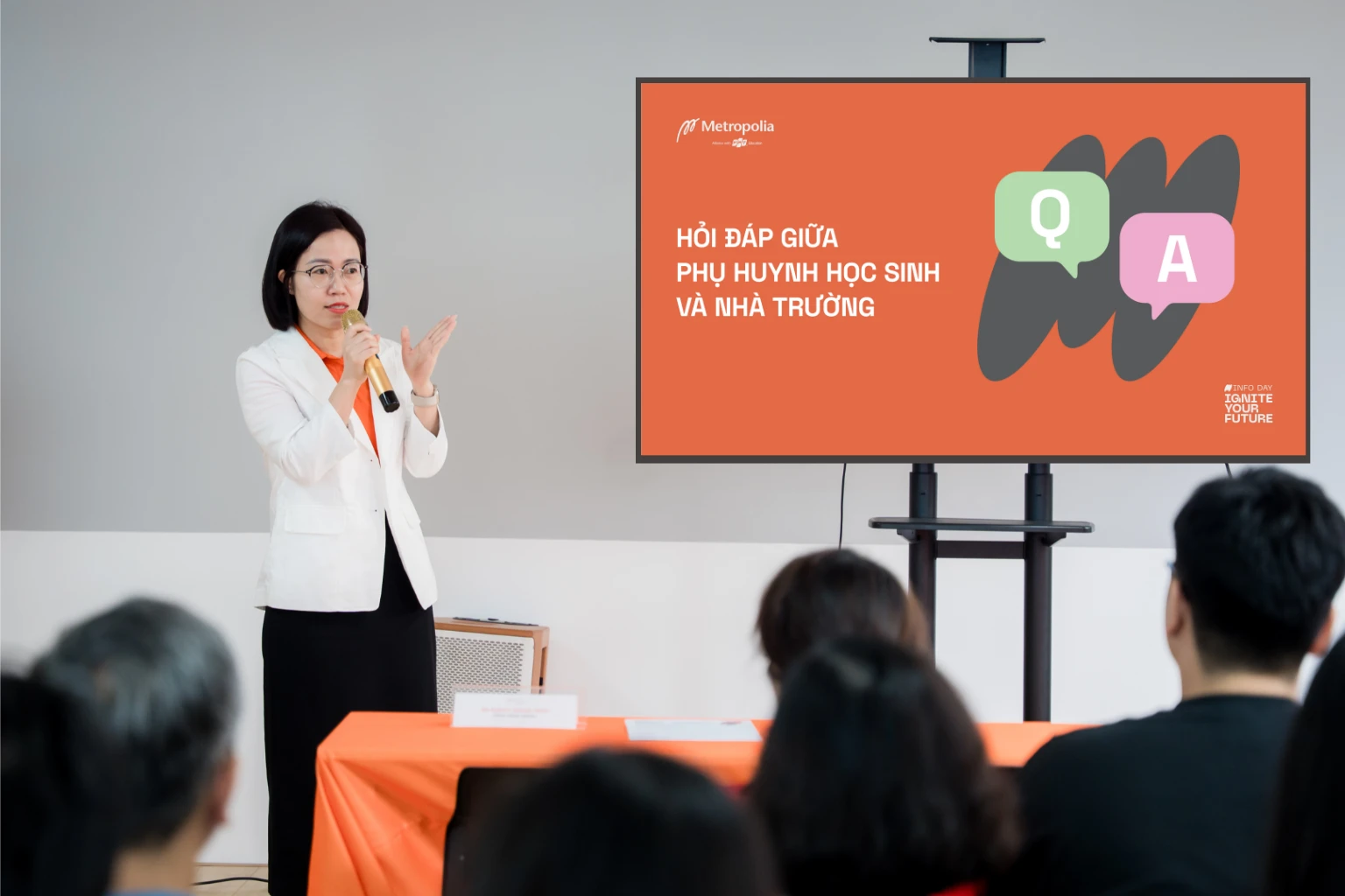 ThS. Vũ Thu Chinh, Giám đốc Tuyển sinh Finland Metropolia Vietnam khuyến khích các sĩ tử nên tìm hiểu kỹ thông tin ngành học, trường học trước khi đưa ra quyết định cho tương lai.