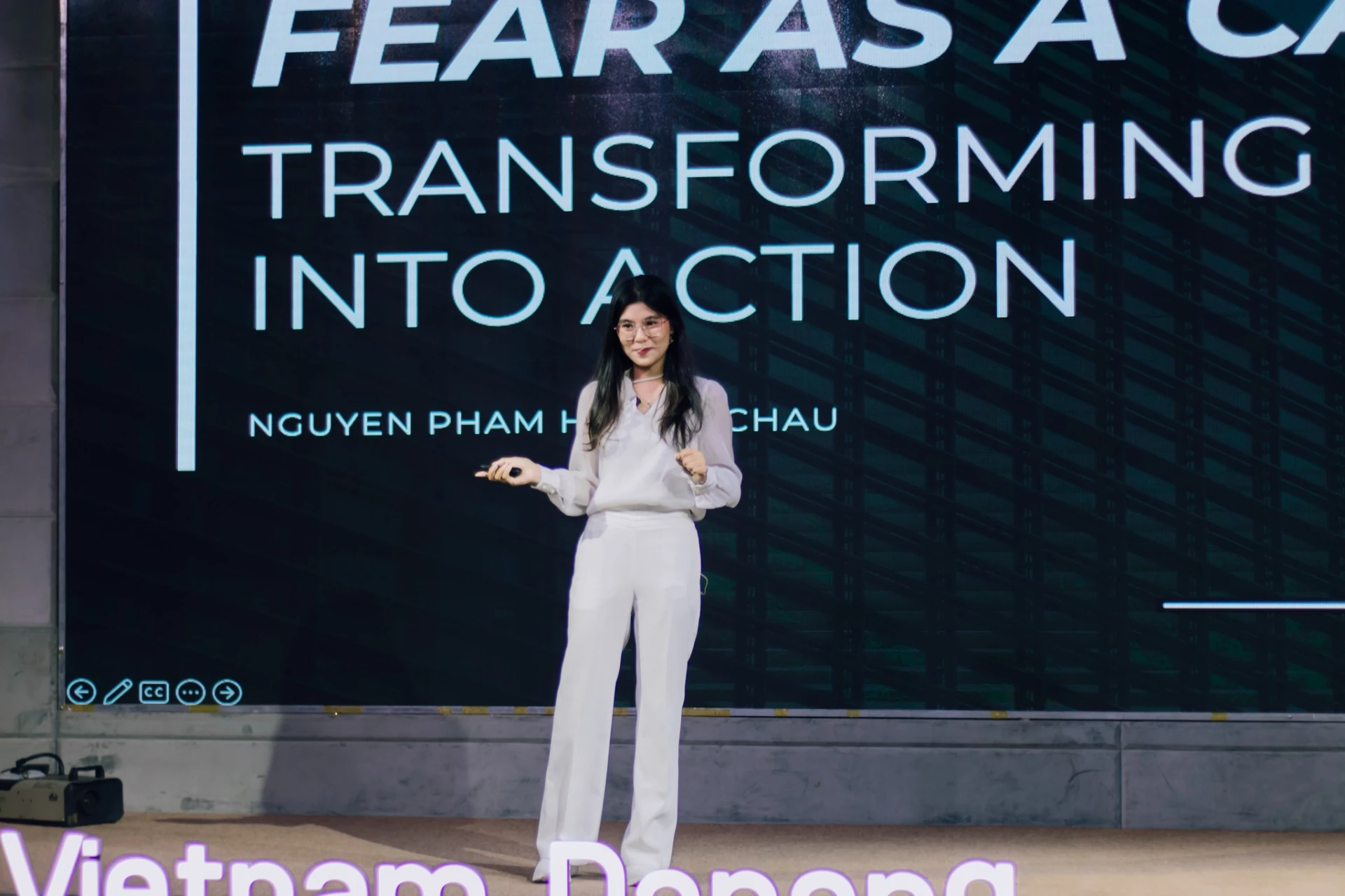 Nguyễn Phạm Hoàng Châu - đại sứ trường họcchia sẻ tại TEDxSwinburneVietnamDanang 2024 với chủ đề Change for Chance