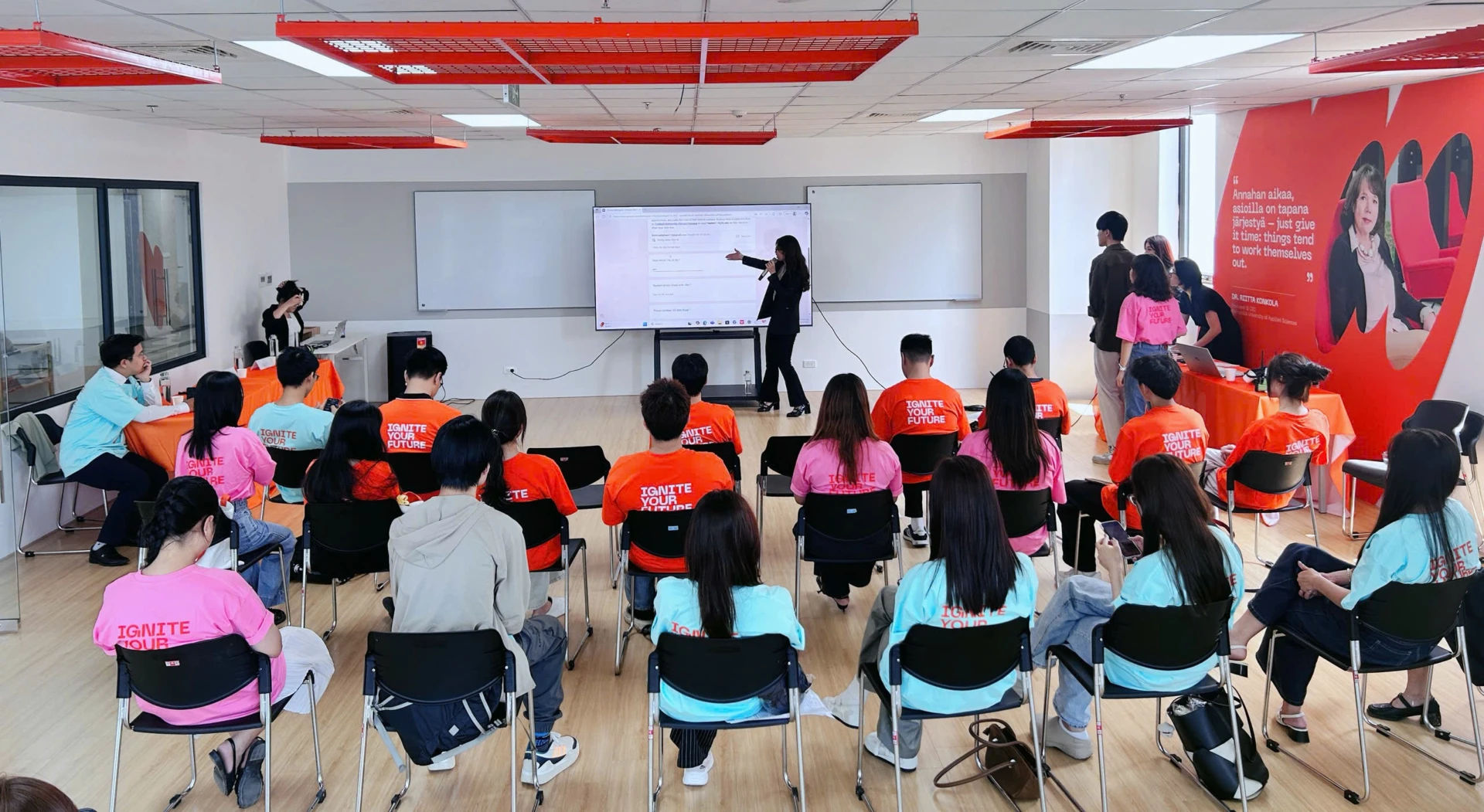 Orientation Day 4/9: Chào đón thế hệ sinh viên tiên phong tại Finland Metropolia Vietnam 3 Các bạn sinh viên Finland Metropolia Vietnam chính thức bắt đầu chặng đường chinh phục tri thức và phát triển bản thân