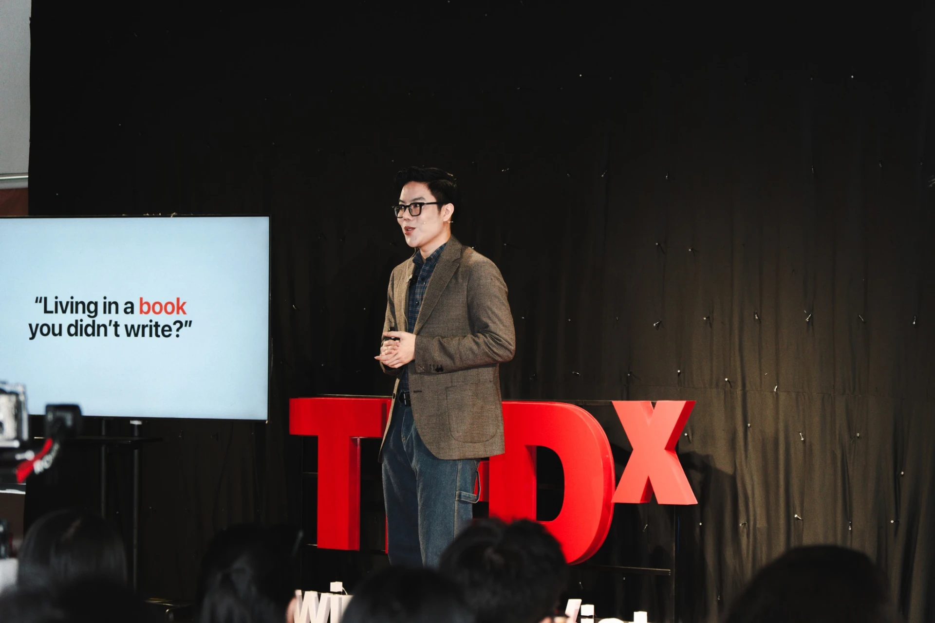 Nguyễn Hoàng Huy – CEO Trung tâm Anh ngữ The Forum – diễn giả tại TEDxSwinburneVietnamDanang 2025 mang đến bài nói  “Sức mạnh xây dựng của ngôn từ: Viết lại câu chuyện của chính bạn”