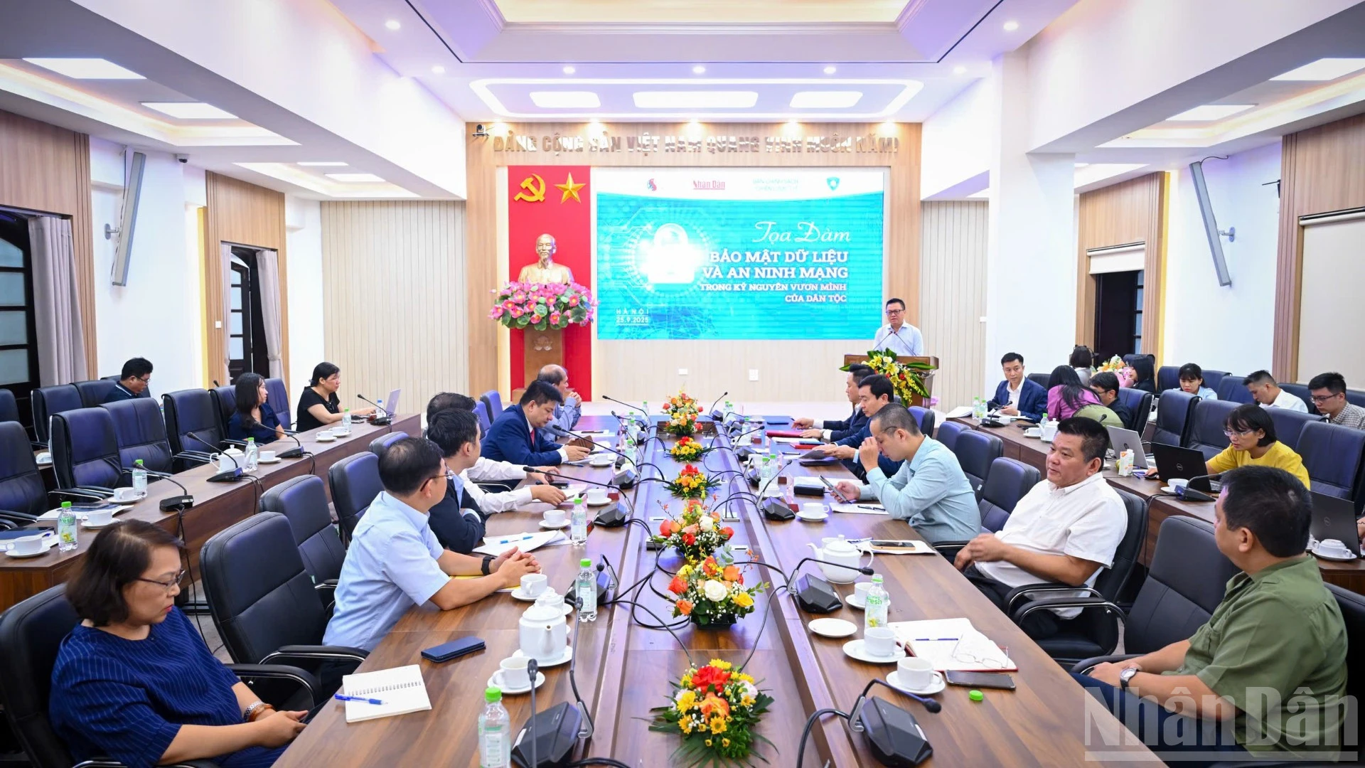 Tọa đàm “Bảo vệ dữ liệu và an ninh mạng trong kỷ nguyên vươn mình” do Báo Nhân Dân phối hợp tổ chức ngày 25/9 tại Hà Nội