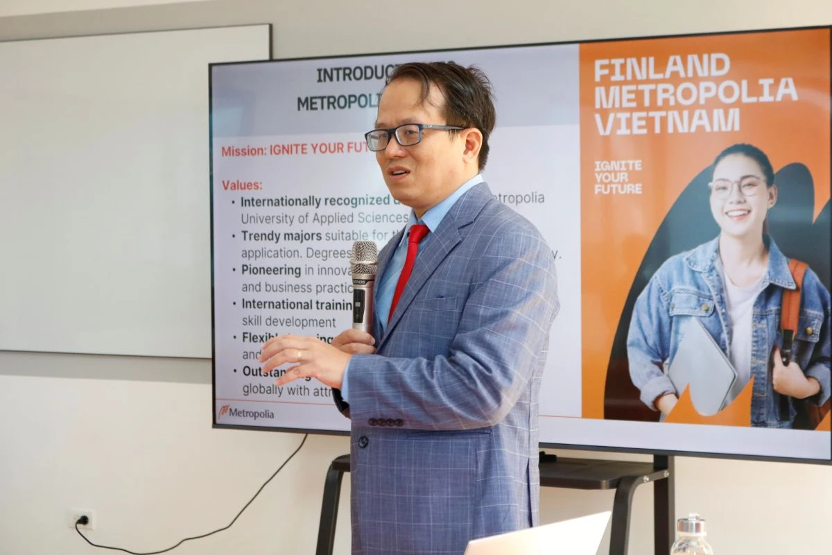TS. David Hoàng nhận định Swin-Biz-Rockstar 2025 là cuộc thi mang lại hành trình trưởng thành và kinh nghiệm học hỏi cho các bạn học sinh và tân sinh viên Finland Metropolia Vietnam