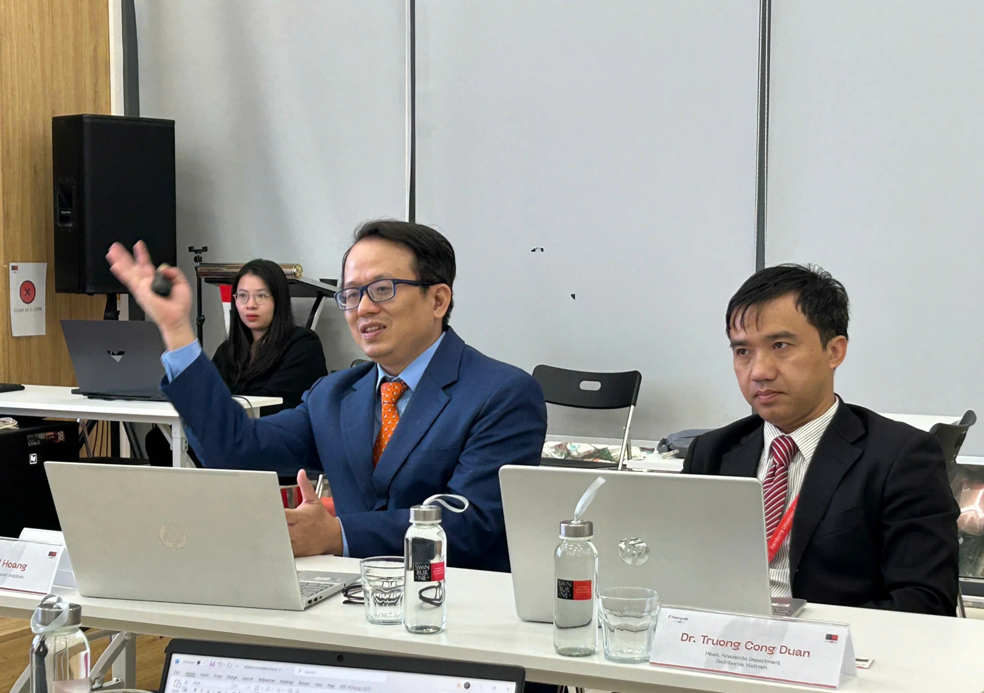 TS. David Hoang – Giám đốc Finland Metropolia Vietnam chia sẻ về định hướng phát triển chương trình đào tạo và hợp tác quốc tế trong buổi làm việc với đại diện Metropolia Phần Lan