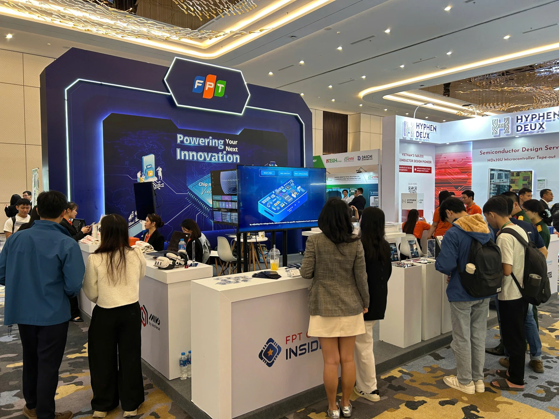 FPT semiexpo vietnam 2025 2