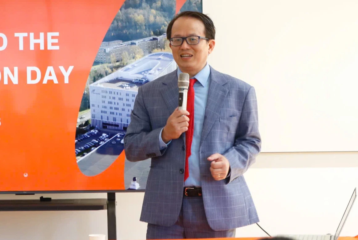Đại học Nghiên cứu hay Đại học Ứng dụng? Hiểu để đầu tư đúng cho tương lai 2 TS. David Hoàng - Giám đốc Finland Metropolia Vietnam