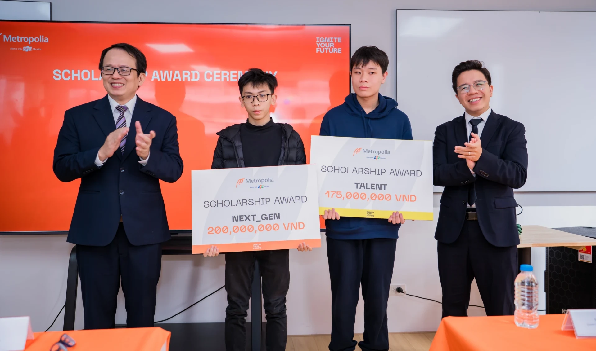 Hướng dẫn giữ chỗ học bổng 8 Đại diện Metropolia University Program trao tặng những suất học bổng giá trị cho các bạn học sinh tiềm năng tại sự kiện Info Day "Ignite your future - The Innovation Code"