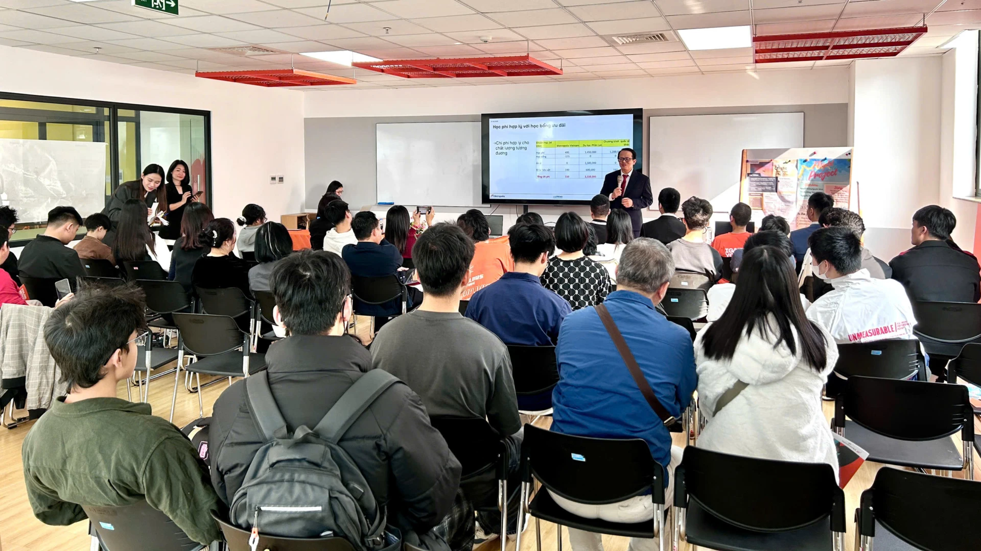 Info Day: Ignite your future – “Học đại học chuẩn Phần Lan – hành trình du học tại chỗ cho sinh viên thời đại mới” thu hút đông đảo phụ huynh và học sinh tham gia