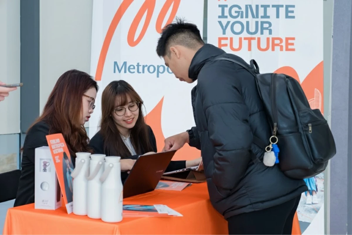Học sinh và phụ huynh có thể trao đổi trực tiếp với đại diện Metropolia Vietnam tại khu vực tư vấn tại sự kiện để nhận định hướng chuyên sâu 1:1