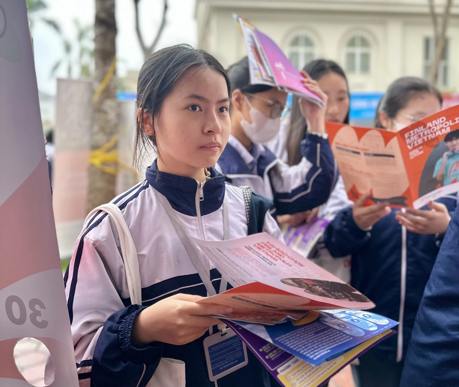 Ngay hoi tu van tuyen sinh huong nghiep 2006 Nghe An9