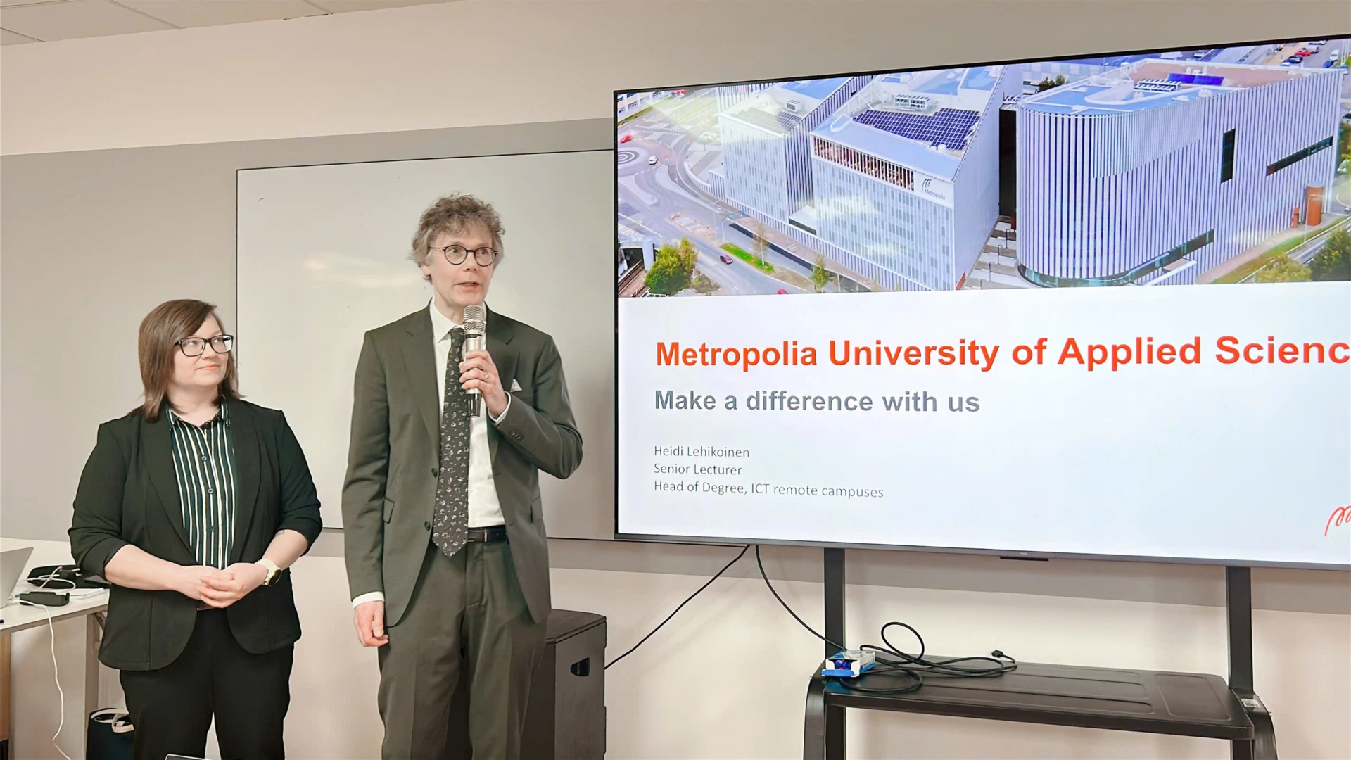 Ms. Heidi Lehikoinen và TS. Vesa Ollikainen – những giảng viên cao cấp trực tiếp từ Đại học Metropolia (Phần Lan) cùng những chia sẻ về triết lý giáo dục ứng dụng và cơ hội nghề nghiệp toàn cầu