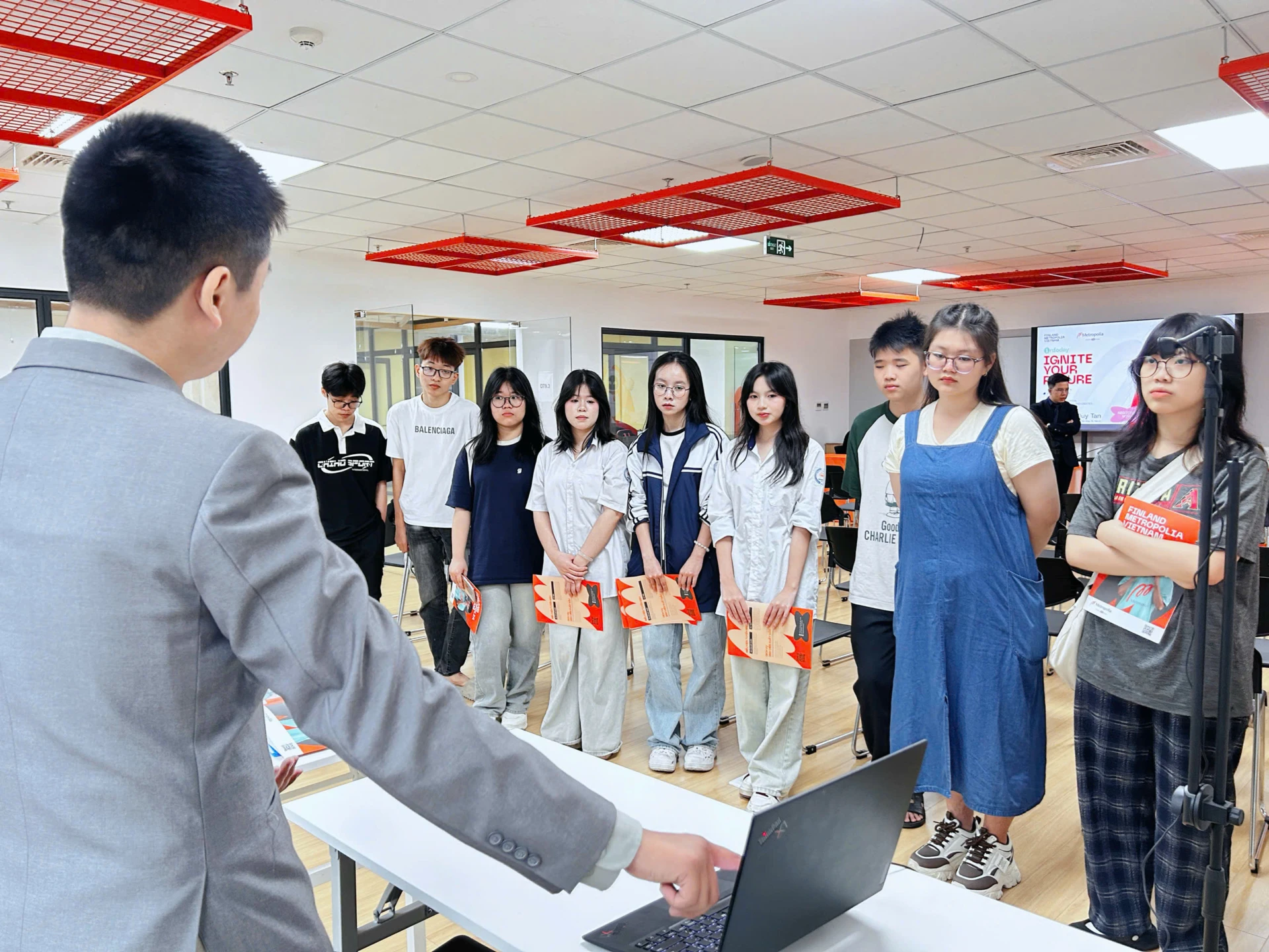 trai nghiem cong nghe info day 11