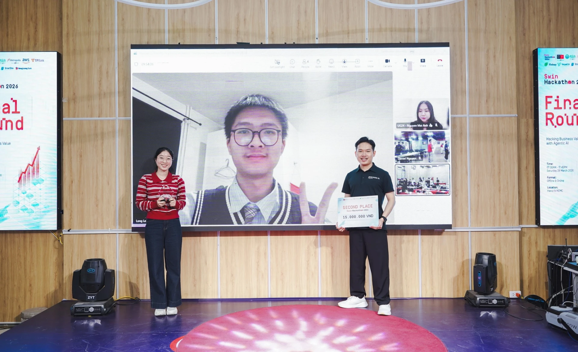 Đội VBAC với giải pháp AI tài chính giành Á quân 1 tại Swin Hackathon 2026.