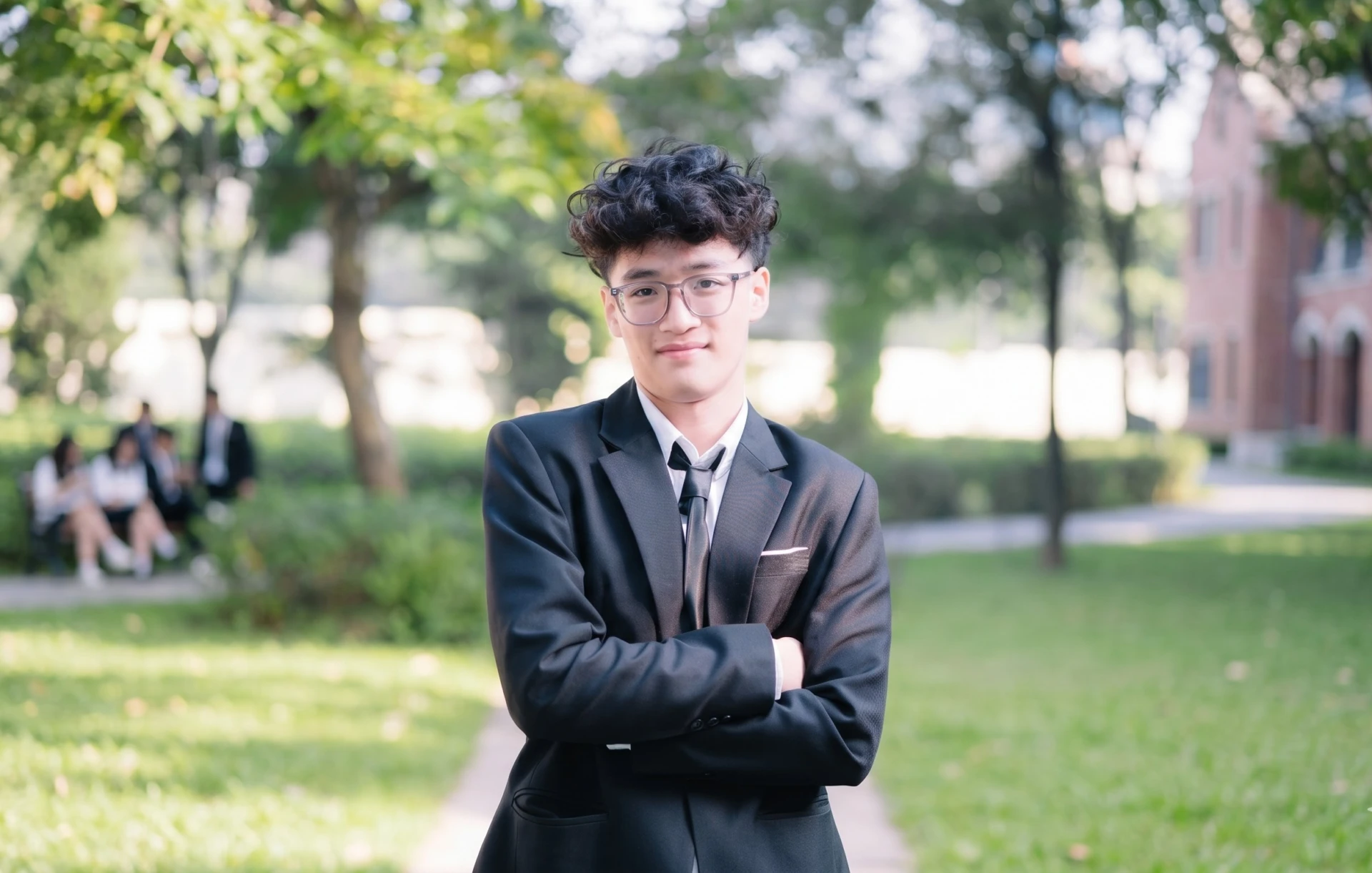 Lại Việt Tiến - học sinh Trường Phổ thông Liên cấp Adelaide School, chủ nhân học bổng Pioneer 100 triệu đồng ngành Kinh doanh quốc tế. 