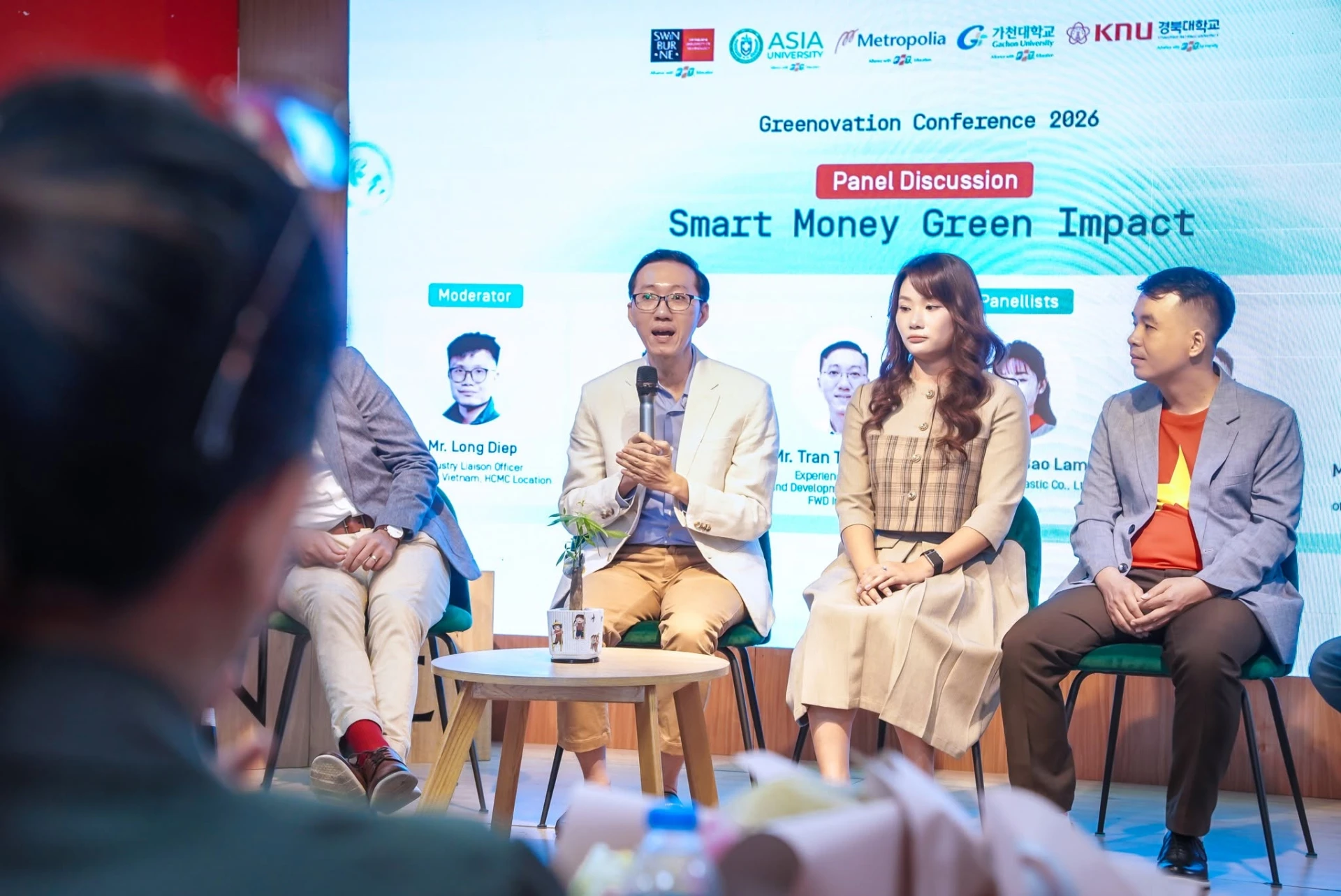 Ông Trần Trung Châu, Giám đốc Banca Academy (FWD Insurance), chia sẻ góc nhìn về mô hình đào tạo gắn với thực tiễn và khả năng thích ứng của sinh viên trong môi trường làm việc hiện đại.