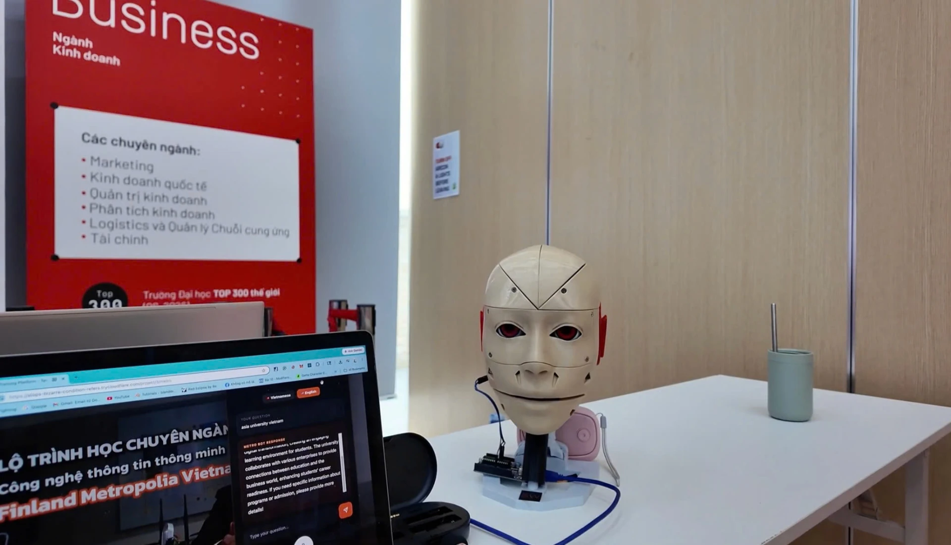 Robot GPT Metropolia Vietnam