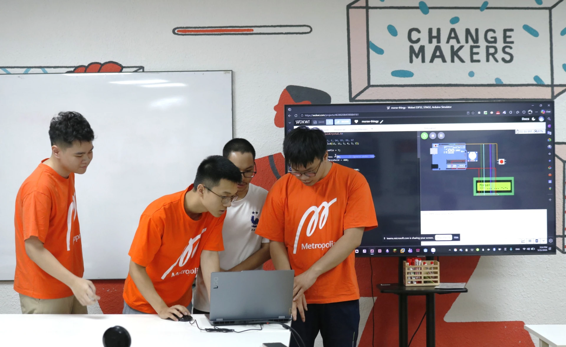 Tinh thần khám phá giúp người học không ngừng cập nhật kiến thức trong môi trường công nghệ thay đổi nhanh chóng.