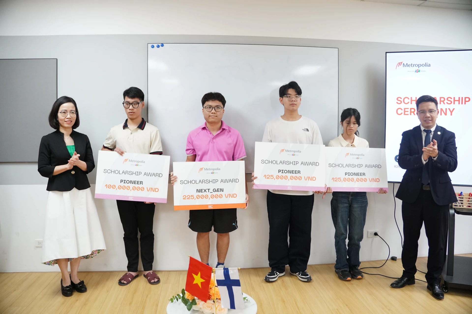 Lễ trao học bổng ghi nhận nỗ lực học tập của các tân sinh viên và mở đầu hành trình đại học chuẩn Phần Lan.