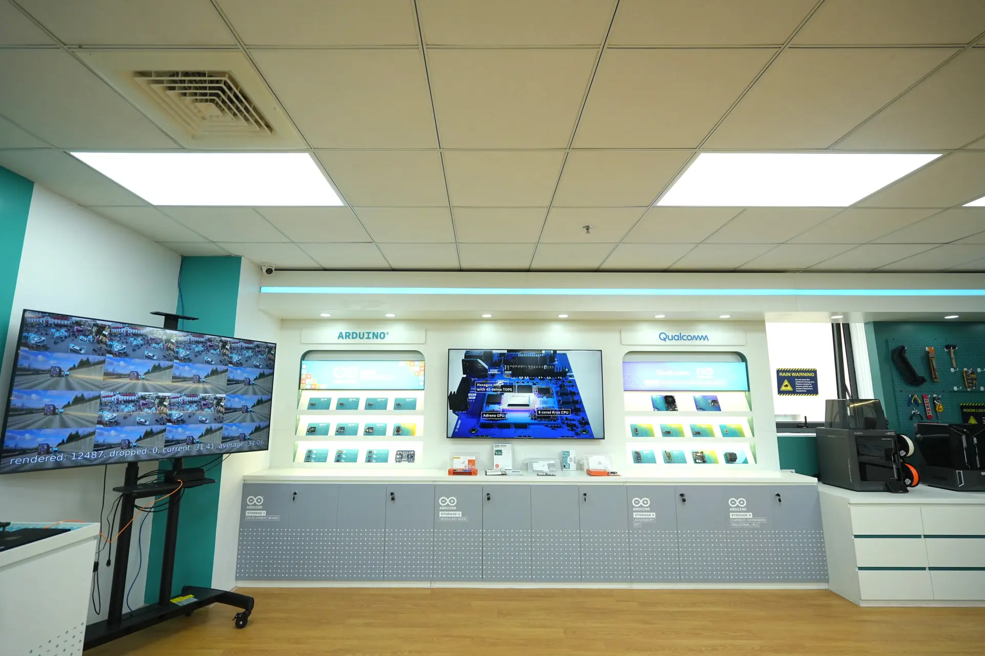 le khai truong qualcomm x arduino innovation lab 4
